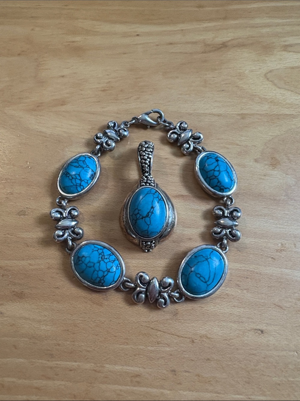 Turquoise Stone Silver Bracelet and Pendant Set - Blue